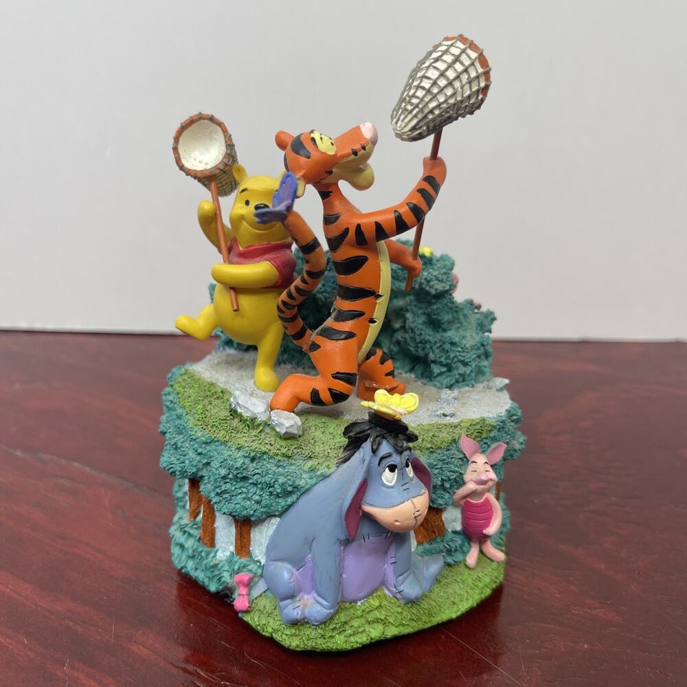 Walt Disney 1963 Winnie the Pooh Catching Butterflies Music Box Wonderland Music